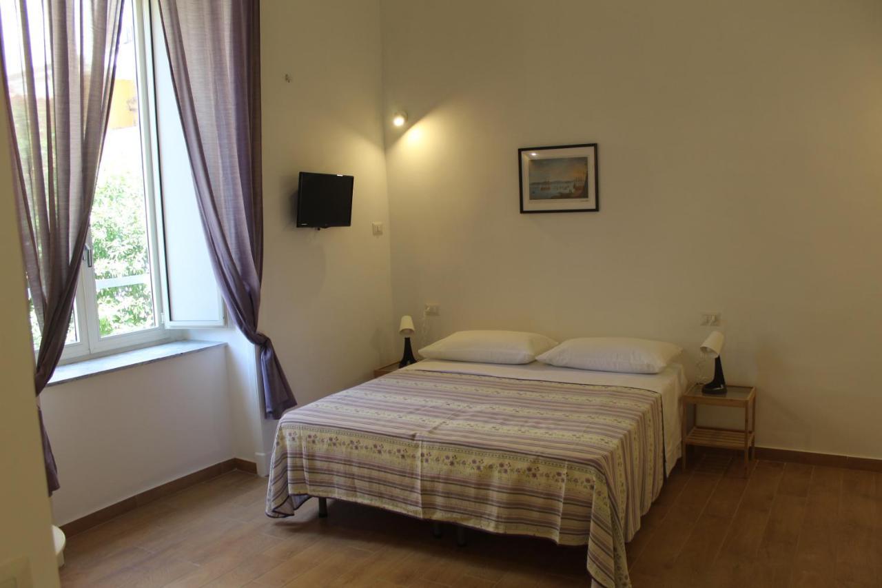 Casa Laura Oliva Mancini Bed & Breakfast Naples Exterior photo