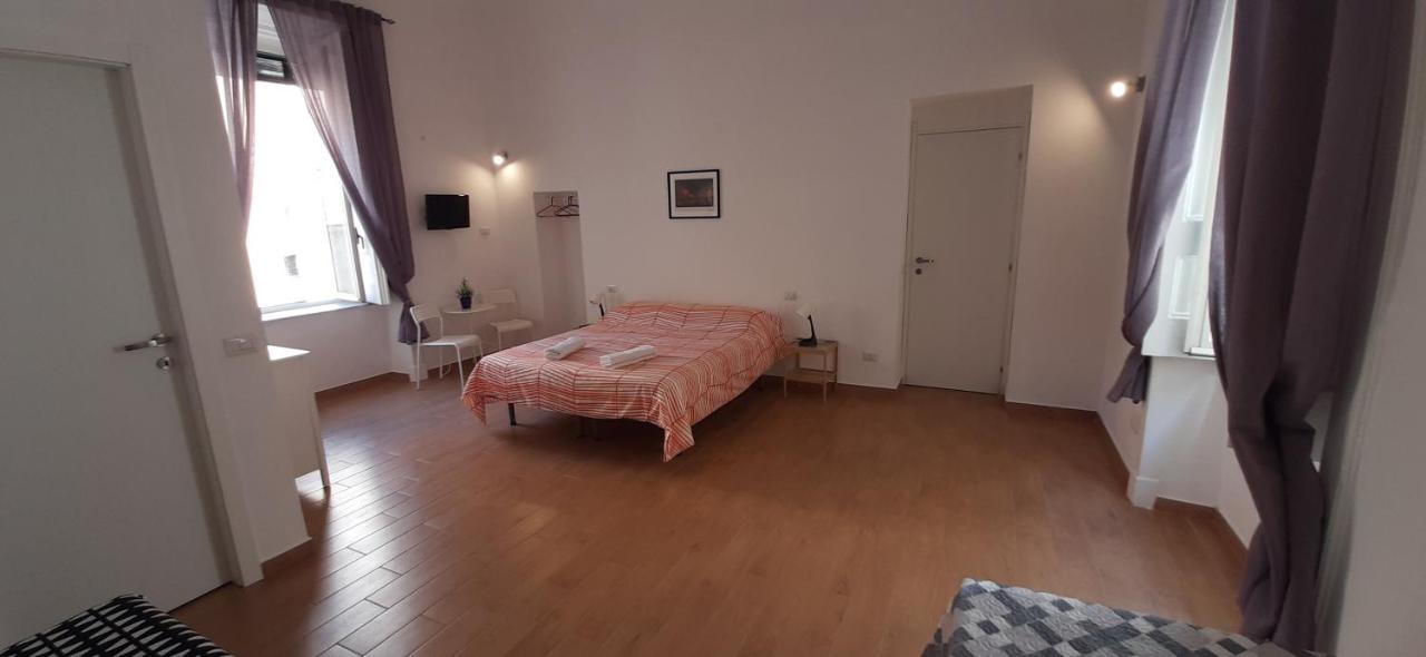 Casa Laura Oliva Mancini Bed & Breakfast Naples Exterior photo